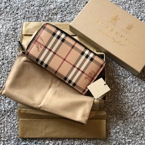 Burberry Haymarket zip around wallet